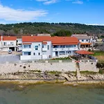 Gazic, No 3 Apartman Zára