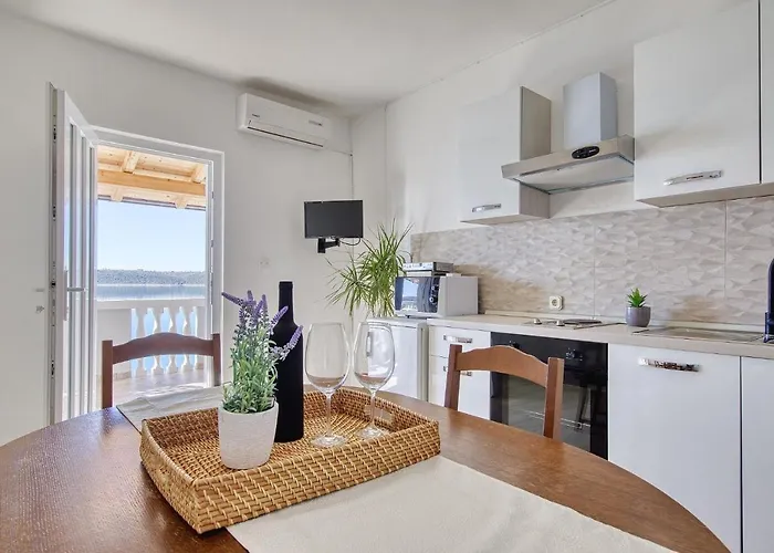 Appartement Gazic, No 3 *